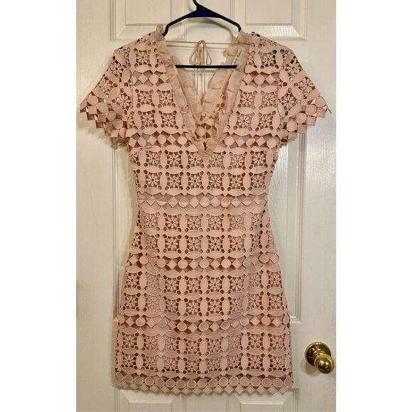 Sandro Paris Pink Geometric Crocheted Lace V-Neck Mini Dress Size 1 (4US) - Picture 3 of 14